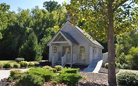 A Great Escape -Spacious Smoky Mountain Getaway Perfect For Families & Groups
